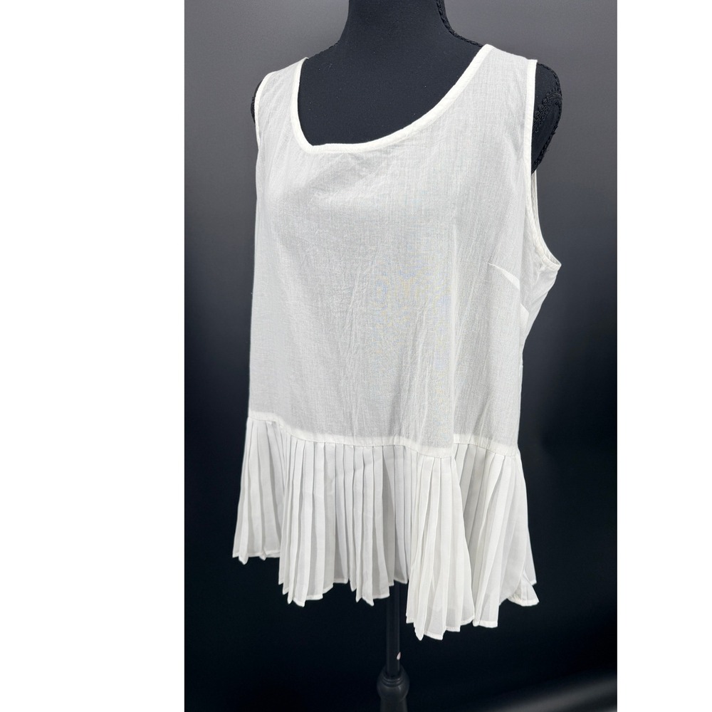 Chico's Tank Top Women Size 2 White Good Pleated Peplum Scoop Neck Sleeveless